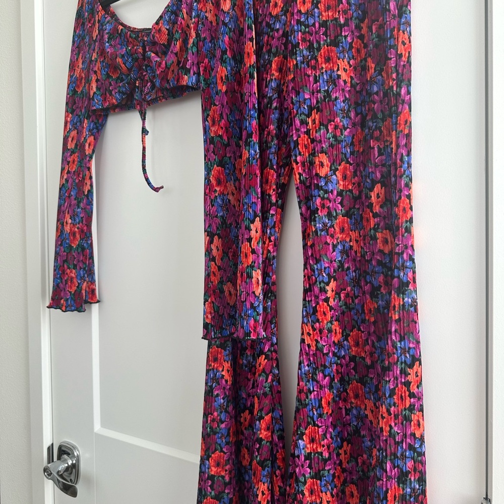Wild Fable Floral Two-Piece with Wide-Leg Design